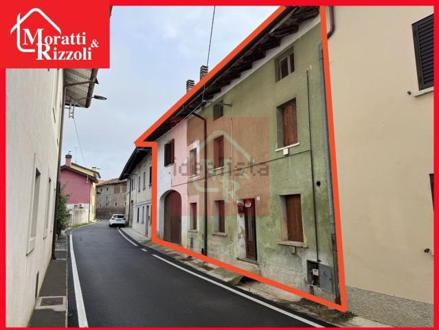 Villetta a schiera in vendita di 240 m² in Via dei Castelli, 36