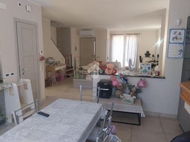 Villetta a schiera in vendita di 240 m² in Via del Capriolo