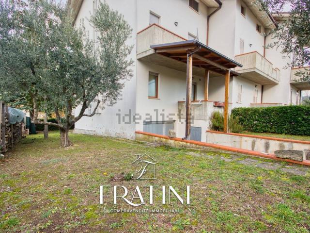 Villetta a schiera in vendita di 240 m² in Via della Montagna dei Fiori, 10