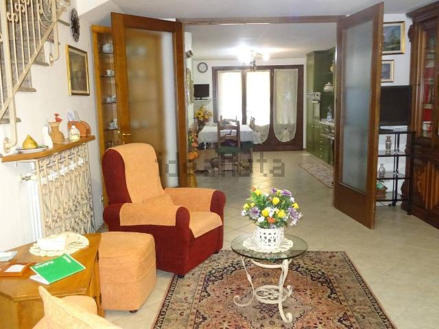Villetta a schiera in vendita di 240 m² in Via di Corliano