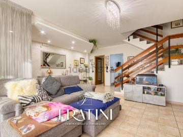 Villetta a schiera in vendita di 240 m² in Via Fabriano, 3