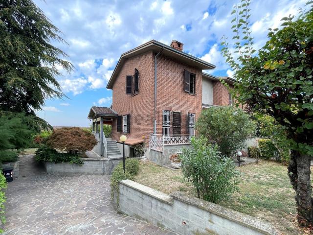 Villetta a schiera in vendita di 240 m² in Via Leonardo Da Vinci, 26