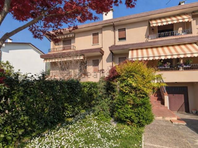 Villetta a schiera in vendita di 240 m² in Via Moglianese Gardigiano