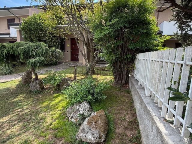 Villetta a schiera in vendita di 240 m² in Via Magenta