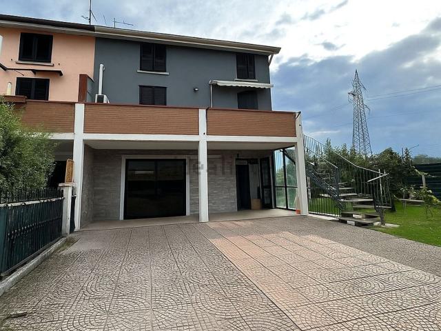 Villetta a schiera in vendita di 240 m² in Via San Giovanni