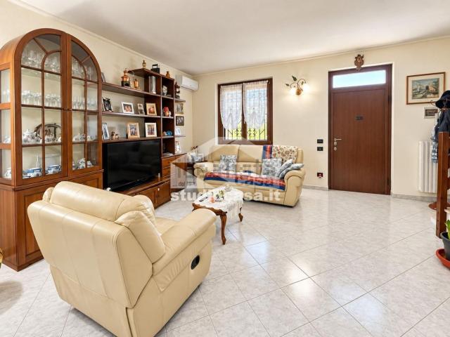 Villetta a schiera in vendita di 240 m² in Via Roma