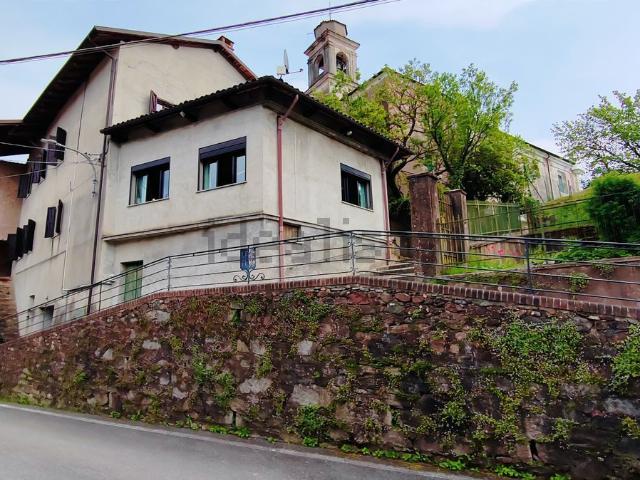 Villetta a schiera in vendita di 240 m² in Via Useglio, 3