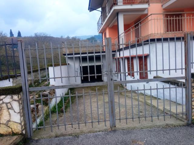 Villetta a schiera in vendita di 240 m² in Contrada chiara