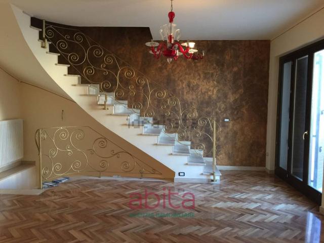 Villetta a schiera in vendita di 240 m² in Contrada Parignano