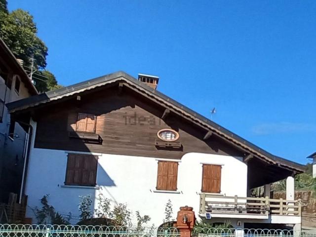 Villetta a schiera in vendita di 240 m² in Località Valpiana, 9