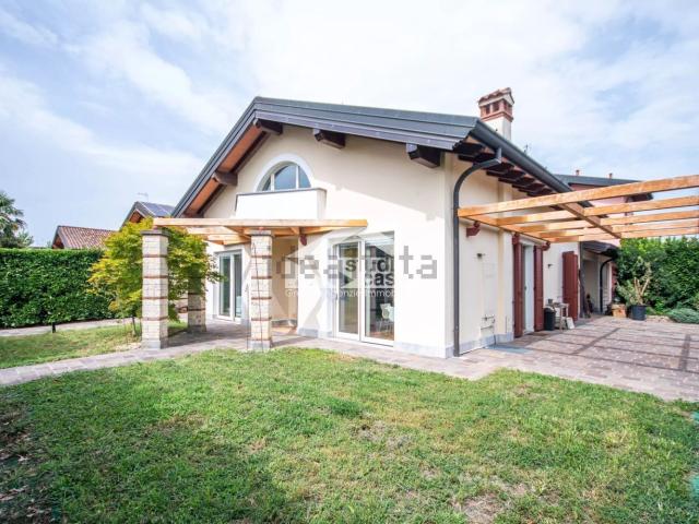 Villetta a schiera in vendita di 243 m² in Via Don Gnocchi