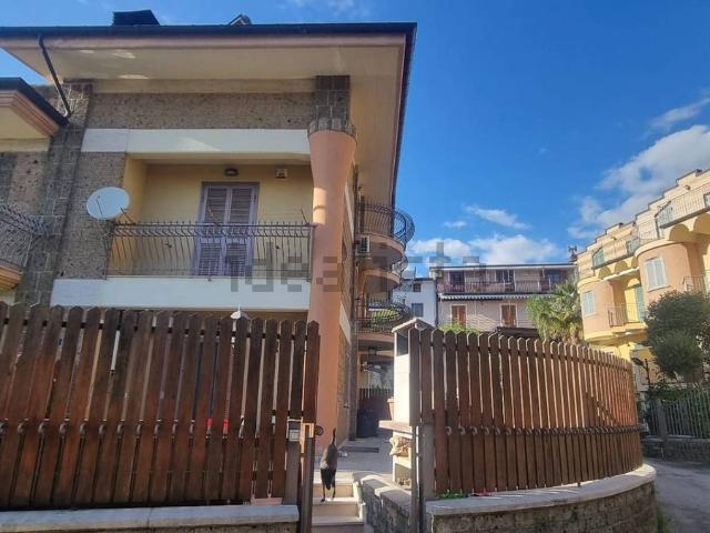 Villetta a schiera in vendita di 243 m² in Via Maria Scarano, 17