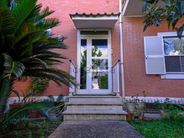 Villetta a schiera in vendita di 243 m² in Via Padre Sebastiano Francesco Pifferi, 23