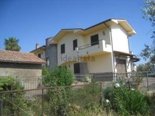 Villetta a schiera in vendita di 243 m² in Strada Paparano