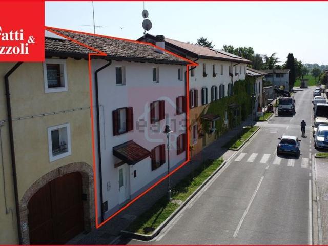 Villetta a schiera in vendita di 244 m² in Piazza Libertà, 5
