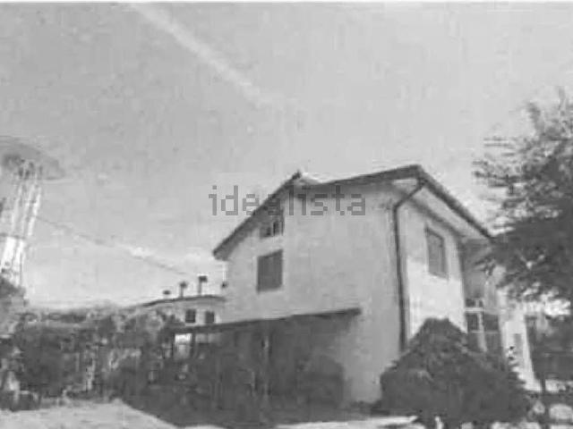Villetta a schiera in vendita di 245 m² in Via Caltana, 116