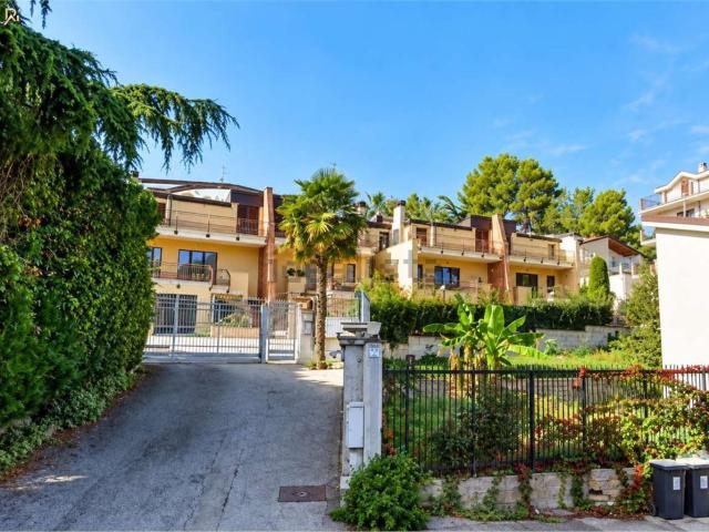 Villetta a schiera in vendita di 245 m² in Via Aspromonte