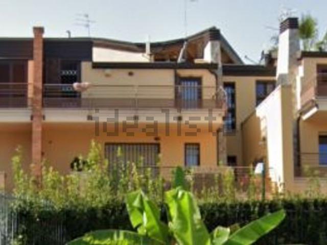 Villetta a schiera in vendita di 245 m² in Via Aspromonte