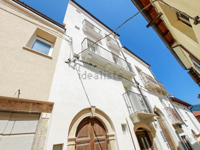 Villetta a schiera in vendita di 245 m² in Via Galileo Galilei, 7
