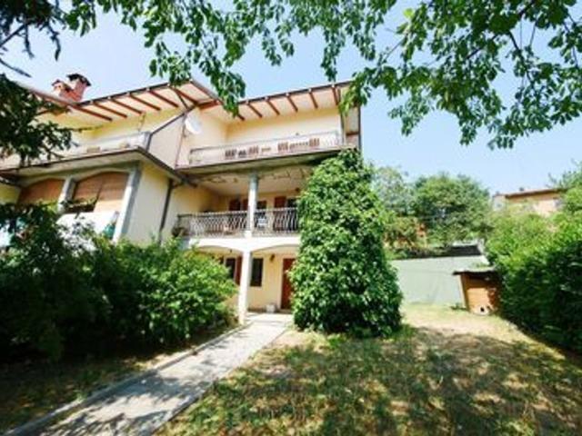 Villetta a schiera in vendita di 245 m² in Via I Maggio
