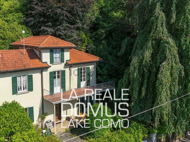 Villetta a schiera in vendita di 245 m² in Via Monte Rosa