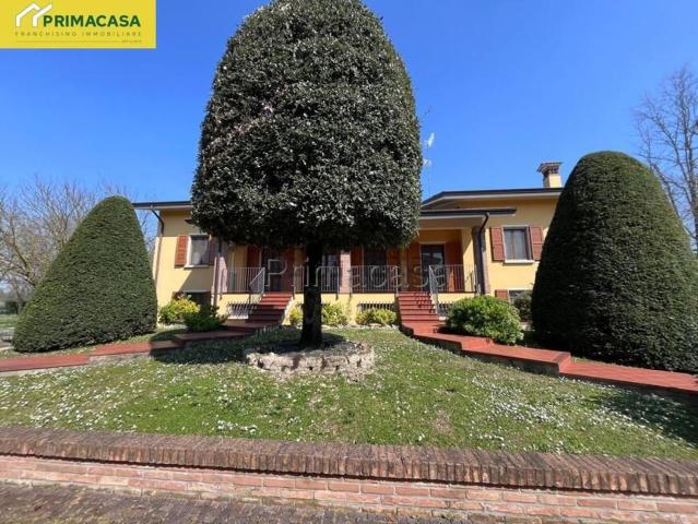 Villetta a schiera in vendita di 246 m² in Via Fabbrico
