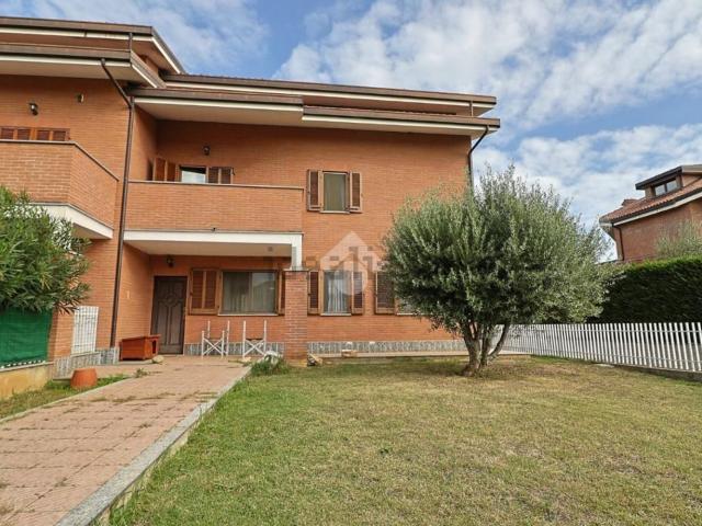 Villetta a schiera in vendita di 246 m² in Strada Antica dei Passarot, 16