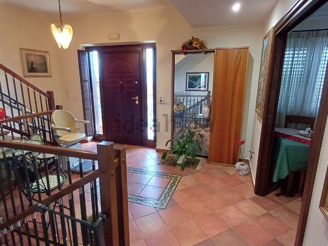 Villetta a schiera in vendita di 248 m² in Via Arangea
