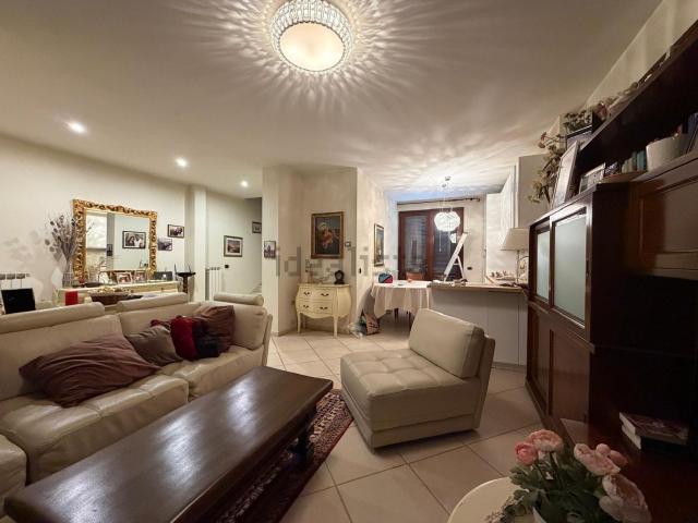 Villetta a schiera in vendita di 248 m² in Via Argonne