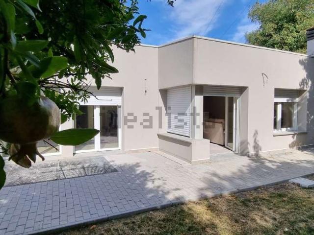 Villetta a schiera in vendita di 248 m² in Via Don Giovanni Minzoni