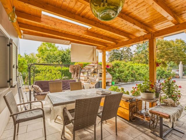 Villetta a schiera in vendita di 248 m² in Via L. Reverberi