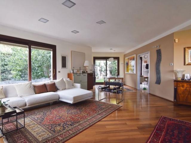 Villetta a schiera in vendita di 248 m² in Strada Colle Pizzuto, 2