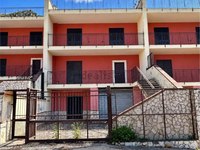 Villetta a schiera in vendita di 249 m² in Via Fonte Pantanella