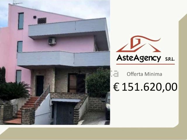 Villetta a schiera in vendita di 249 m² in Via Luigi Cardone, 109
