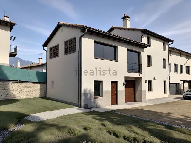 Villetta a schiera in vendita di 250 m² in Via Col de San
