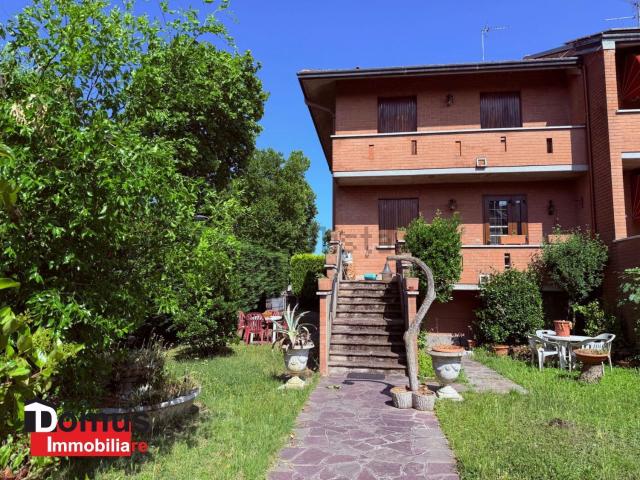 Villetta a schiera in vendita di 250 m² in Via Comacchio