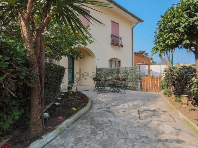 Villetta a schiera in vendita di 250 m² in Via Caracciololo