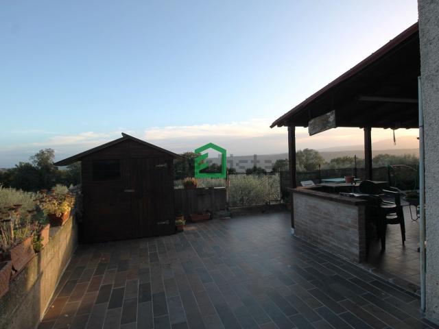 Villetta a schiera in vendita di 250 m² in Via Alcini