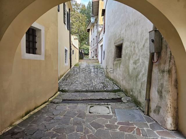 Villetta a schiera in vendita di 250 m² in Via Alessandro Manzoni, 28