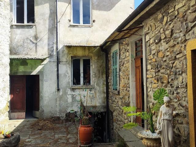 Villetta a schiera in vendita di 250 m² in Via Apella