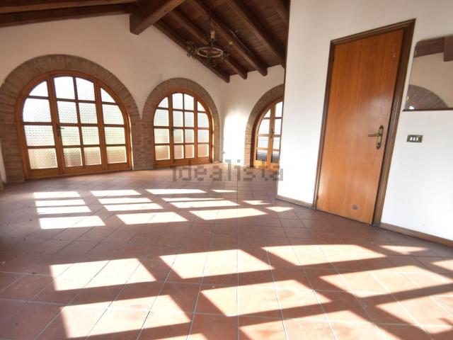 Villetta a schiera in vendita di 250 m² in Via Brigata Marche