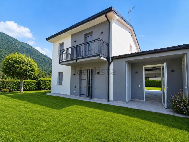 Villetta a schiera in vendita di 250 m² in Via general gaetano
