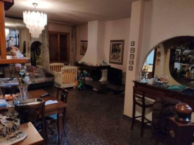 Villetta a schiera in vendita di 250 m² in Via Giacomo Matteotti, 22