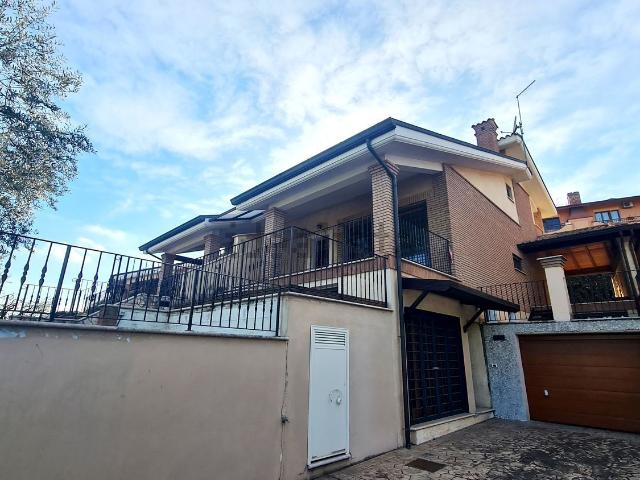 Villetta a schiera in vendita di 250 m² in Via Don Umberto Terenzi