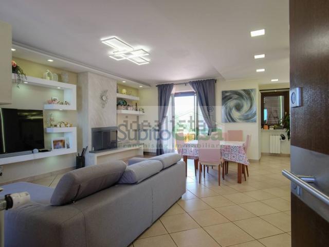 Villetta a schiera in vendita di 250 m² in Via dei Frentani, 181