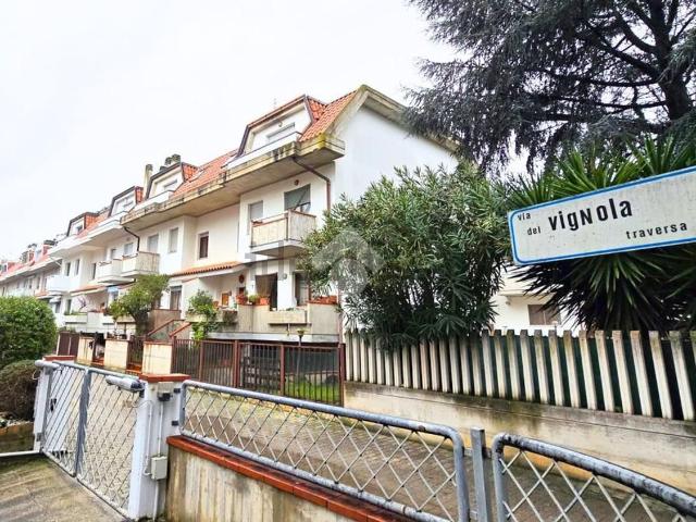 Villetta a schiera in vendita di 250 m² in Via del Vignola, 31