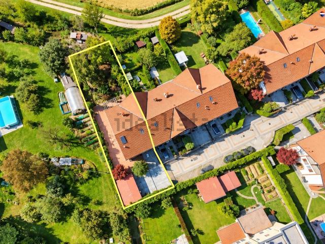 Villetta a schiera in vendita di 250 m² in Via della Chiesa, 15