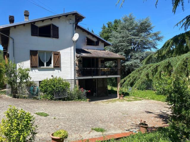 Villetta a schiera in vendita di 250 m² in Via della Chiesa, 35