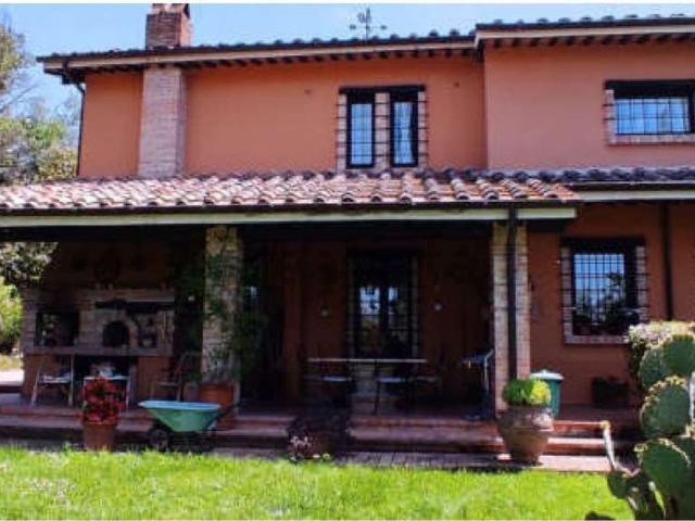 Villetta a schiera in vendita di 250 m² in Via Farense