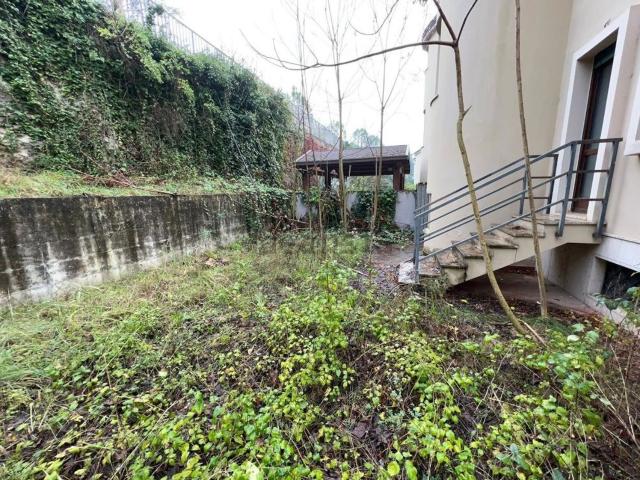 Villetta a schiera in vendita di 250 m² in Via Luigi Intorcia
